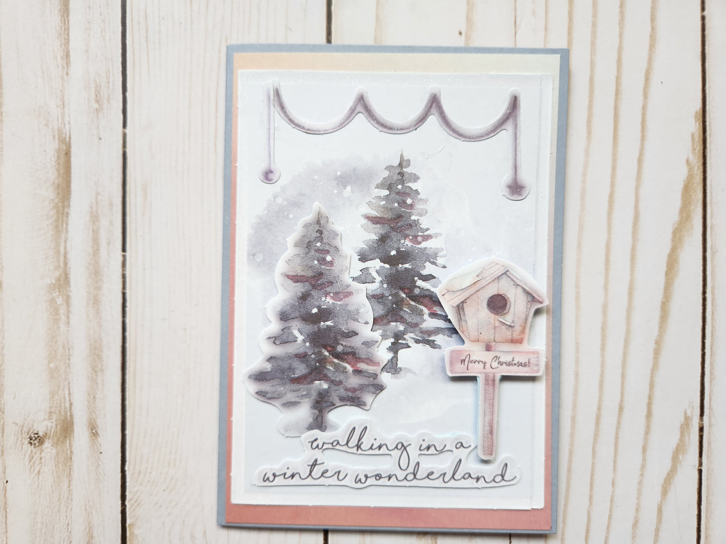 Tarjeta buzón bosque invernal